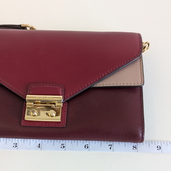 Michael Kors Sloan Convertible Color-Block Leather Chain Crossbody Wallet - Picture 13 of 15